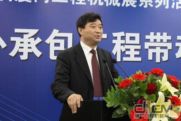 苏子孟秘书长在“2011厦门中国对外承包工程带动工程机械产品出口”研讨会