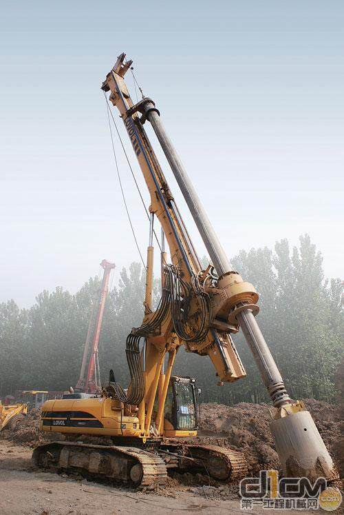 雷沃FR622D型旋挖钻机