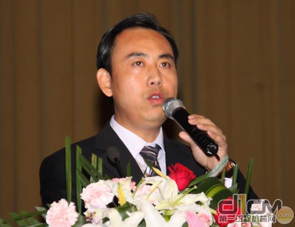 第一工程机械网专访了山东瑞华总经理郑振江