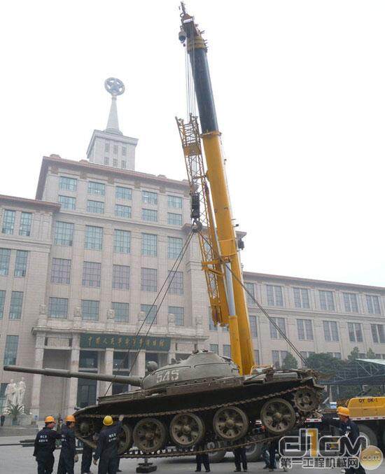起重机助力北京军事博物馆改造
