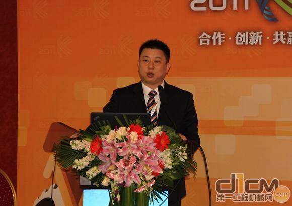 广西柳工机械股份有限公司副总裁兼营销公司总经理余亚军