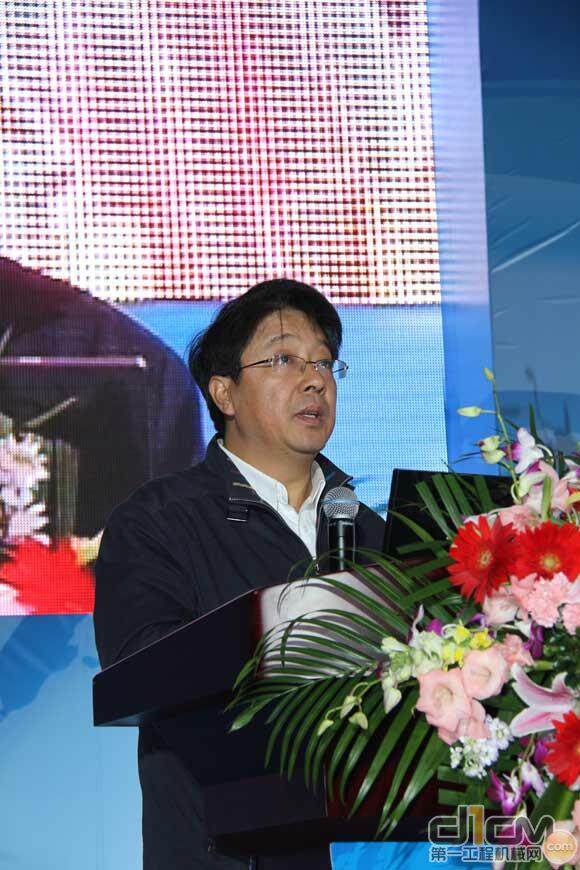 国务院发展研究中心产业经济部副部长杨建龙