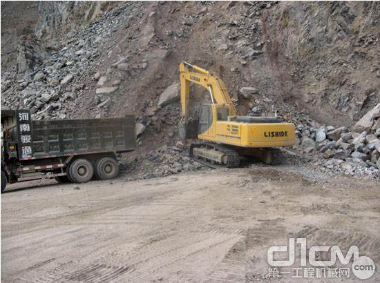 力士德服务人员到达宁夏石嘴山市大武口区大峰矿。