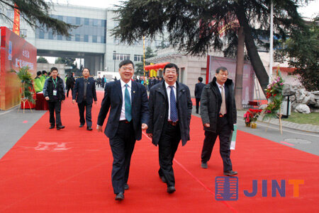 柳工集团总裁杨一川在上海金泰第二届产品展示会现场