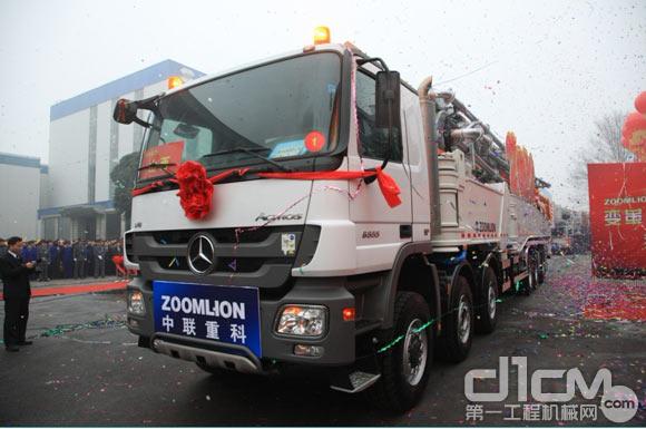 中联重科80米碳纤维泵车成功实现销售
