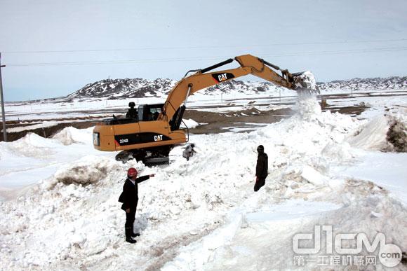 北方地区在冬季气温较低，机械设备的工作条件变得十分恶劣