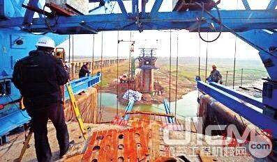 湖北宜昌，汉宜高速铁路沮漳河大桥正在加紧施工