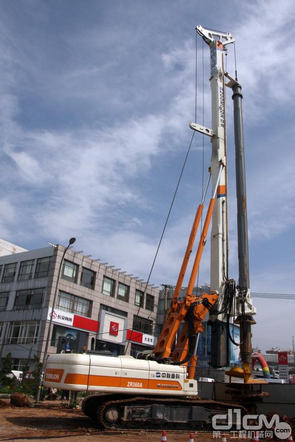 中联重科ZR360A型旋挖钻机荣登“2011中国工程机械年度产品TOP50”榜单
