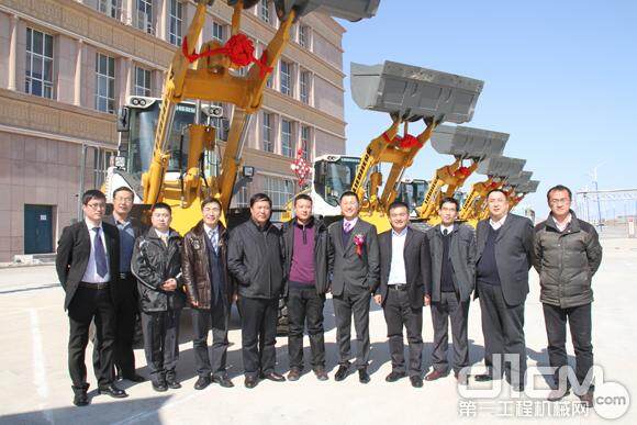 利勃海尔在大庆L556II轮式装载机展示会