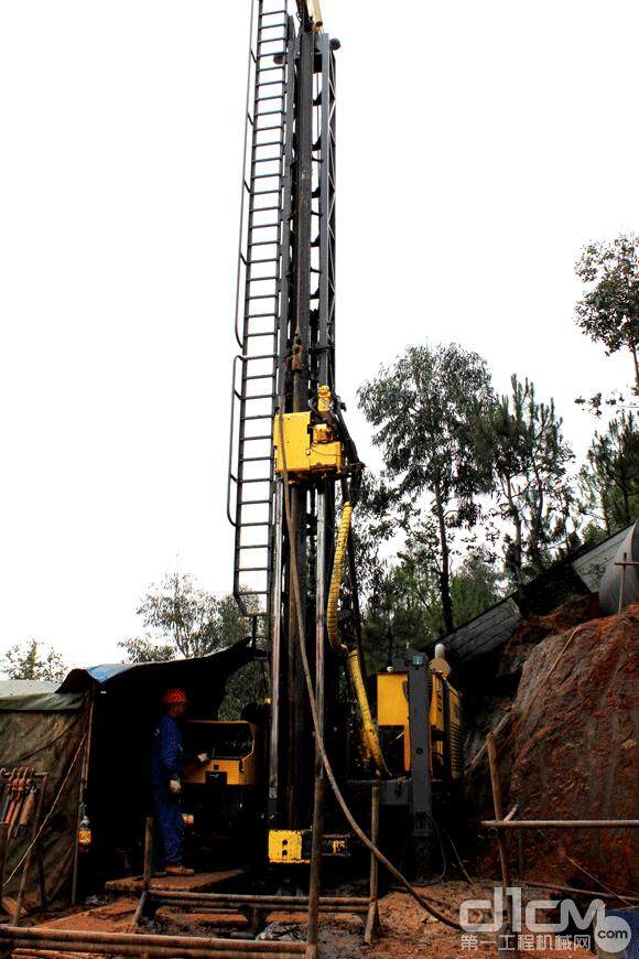 C8钻机在太和矿区进行钻探施工
