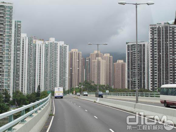 香港这座国际化大都市处处浮动着现代化的气息