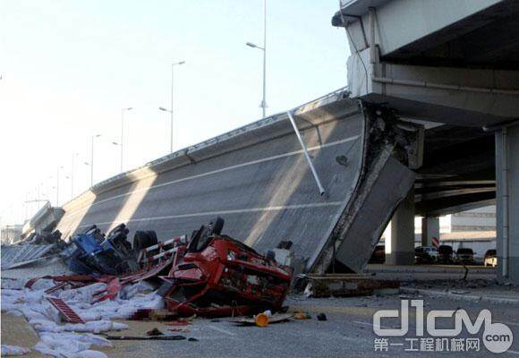 现场直击哈尔滨阳明滩大桥坍塌事故始末_行业