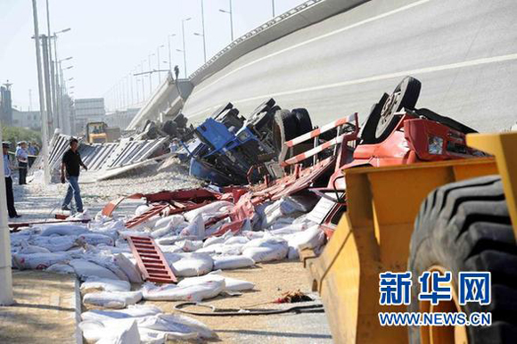 哈尔滨阳明滩大桥发生断裂事故现场