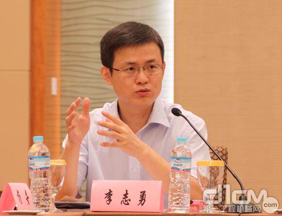 中国工程机械工业协会维修及再制造分会常务副会长、秘书长李志勇