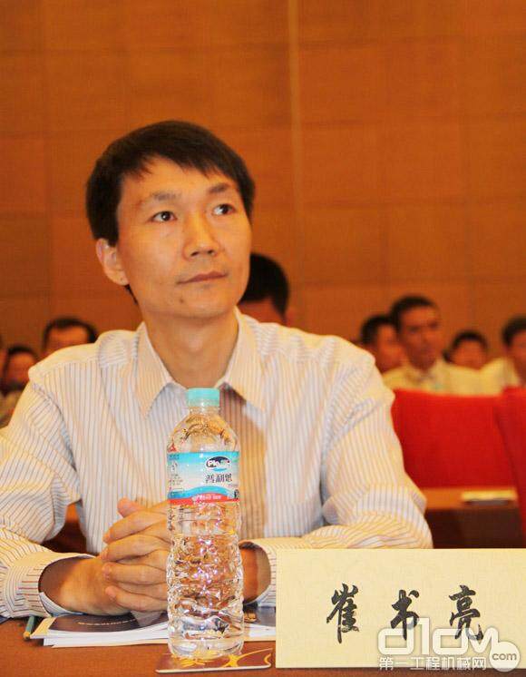 沃尔沃建筑设备（中国）有限公司后市场及客户支持部服务支持总监 崔书亮