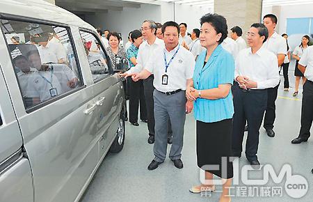 9月14日下午，刘延东在柳州上汽通用五菱技术中心考察调研