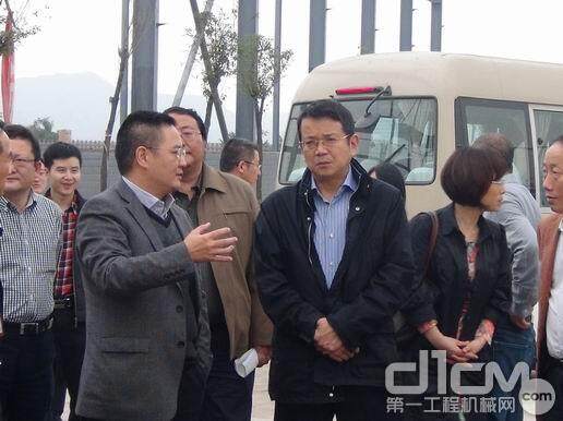 泸州市委组织部部长到长江液压新厂区视察