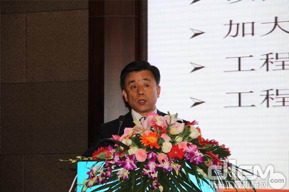 中国工程机械工业协会副秘书长吕莹演讲