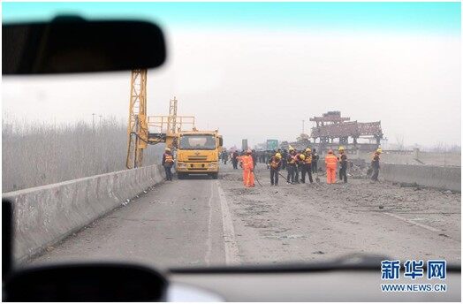 徐工桥梁检测车为2013春节保驾护航