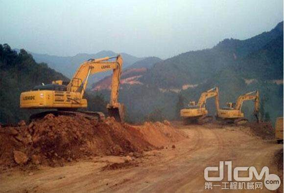 力士德SC450.8挖掘机在老挝施工