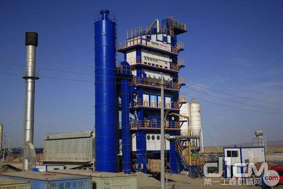 河南陆德筑机PMT460型沥青混合料搅拌设备获中国工程机械年度产品TOP50（2013）年度产品奖