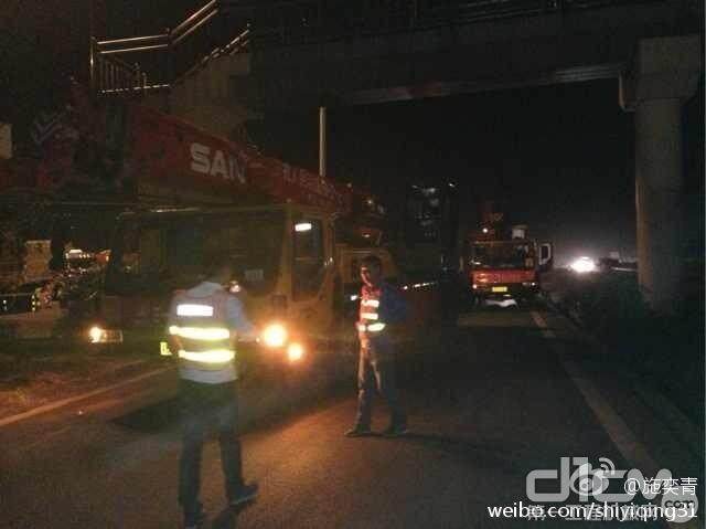三一前三批救援队及设备相继抵达震中芦山县