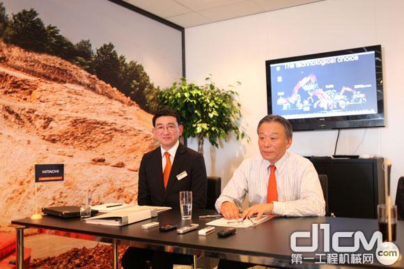 第一工程机械网采访日立建机上海公司的董事总经理平冈明彦（右）