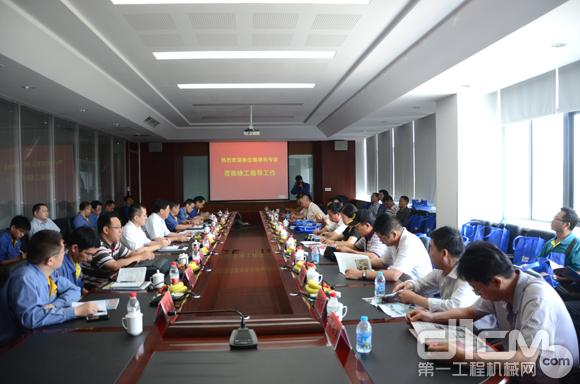 云南省公路局领导莅临徐工道路机械事业部参观