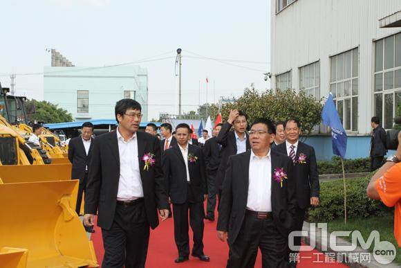 柳工股份公司总裁曾光安先生出席江苏柳工成立十周年庆典