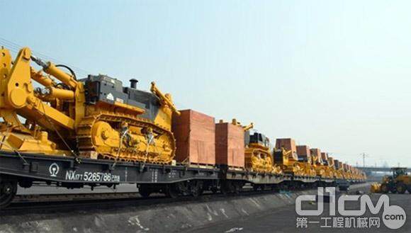 山推中标中亚地区铁路采购项目 33台设备发运