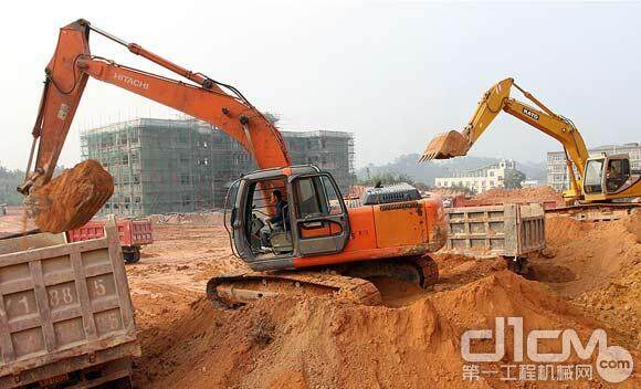工程机械推动广西陆川县2014重大项目建设