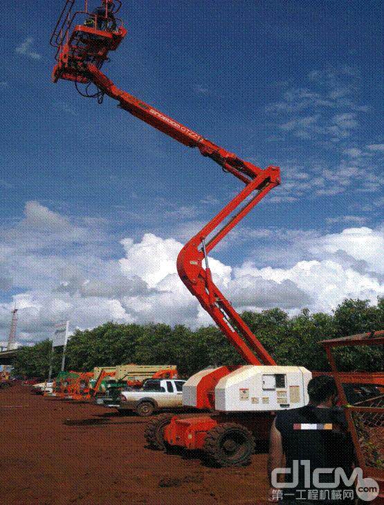 星邦重工巡检记之巴西：甘蔗林中的曲臂式高空车