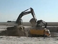 视频：精彩 hmk370lc hd挖掘机装车工作表演