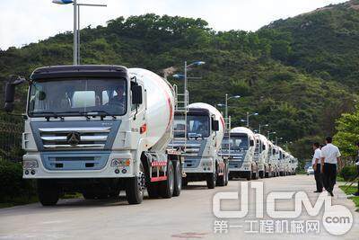 深圳地区已售80台三一LNG搅拌车发车
