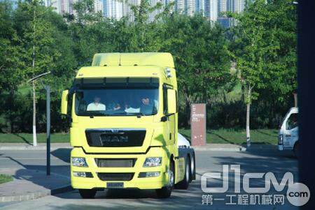 试驾现场的MAN TGX 28.480