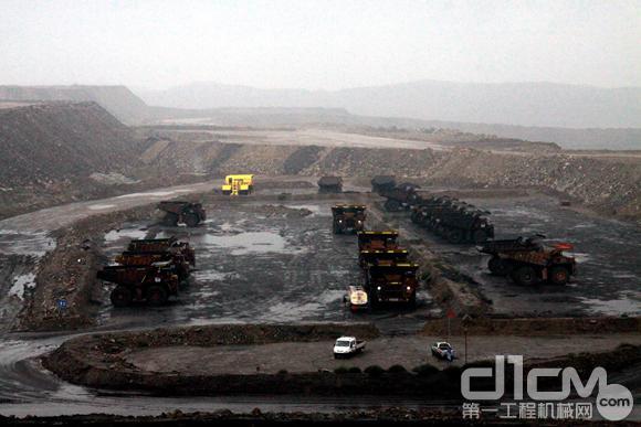 中国第一大露天煤矿——黑岱沟露天煤矿