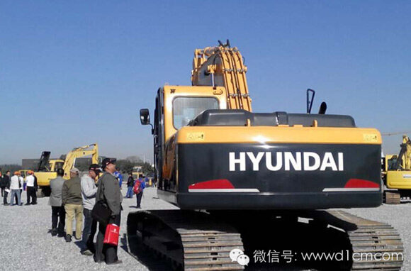 利氏兄弟北京10月16日无底价拍卖举行，图为现代挖掘机