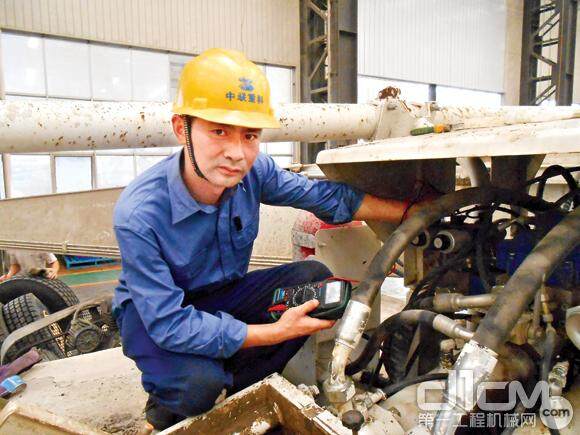 中联混凝土机械公司二手设备“电神”程建民