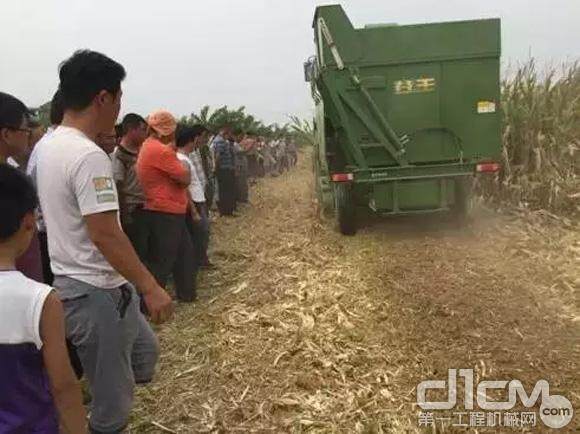 中联谷王玉米机:完美表现大受欢迎_行业资讯_