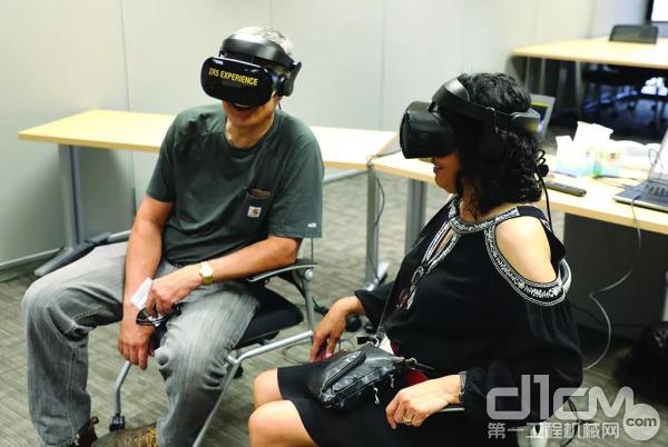 VR和模拟操作器 体验， 新科技让你借助一副眼镜体验到威猛各种设备的工作状态