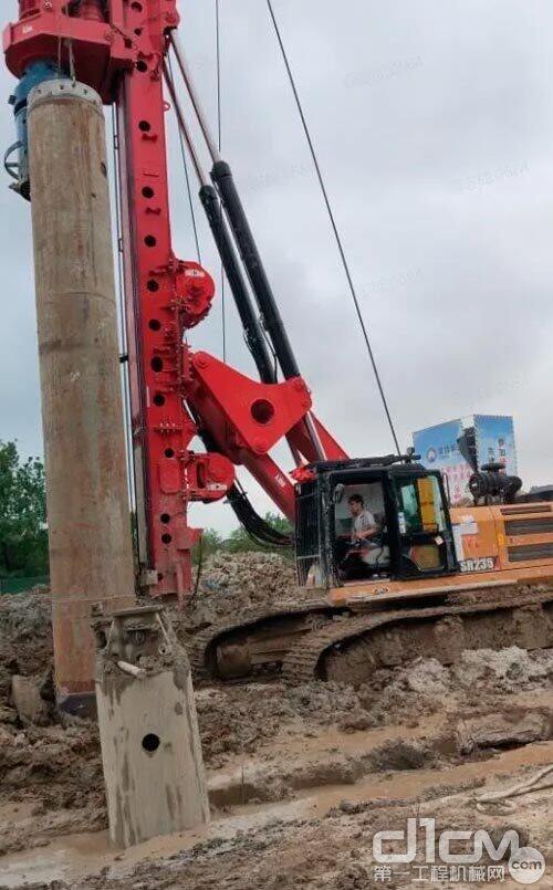 三一多工法旋挖钻机初试身手sr235m首秀杭州