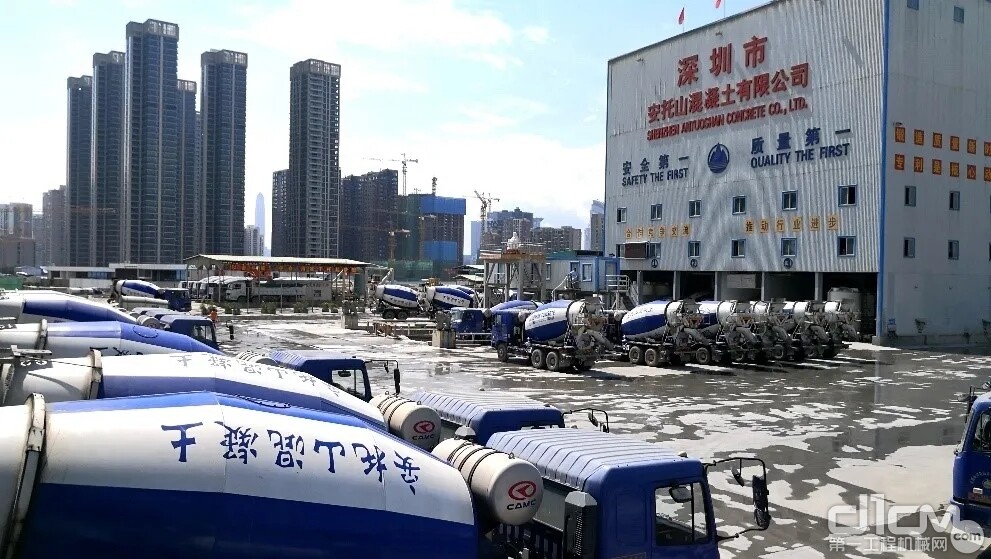 混凝土搅拌车,混凝土泵车,环卫车爆品层出不穷,星马汽车在市场竞争中