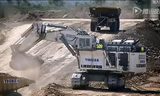 超大型利勃海尔R9800矿山挖掘机，震撼施工中