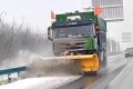 低温雨雪不断 清障刻不容缓 上汽红岩除雪车积极参与道路救援