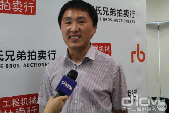 二等奖获得者唐磊接受第一工程机械网采访