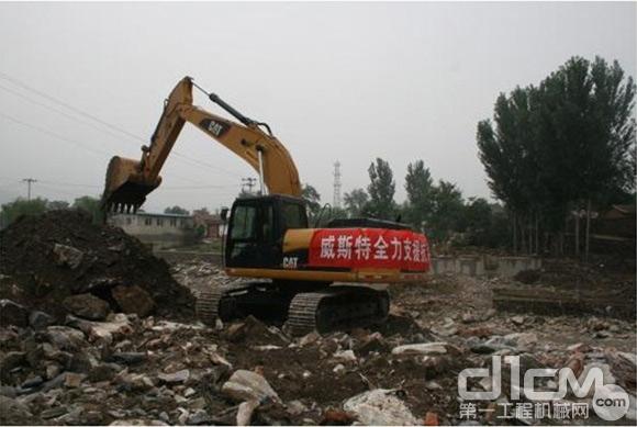 卡特彼勒北方代理商-威斯特中国出动机械设备救援北京房山灾区