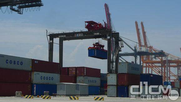 特雷克斯诺尔港口设备服务于厦门远海码头