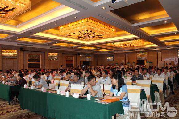 第六届全国建筑施工机械租赁大会在郑州盛大