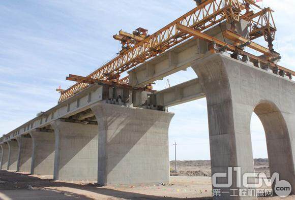 新疆铁路桥建设