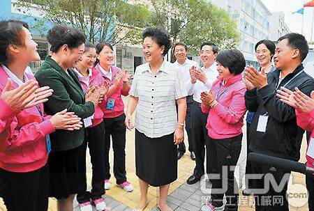  9月13日，中共中央政治局委员、国务委员刘延东来到桂林市培智学校考察调研